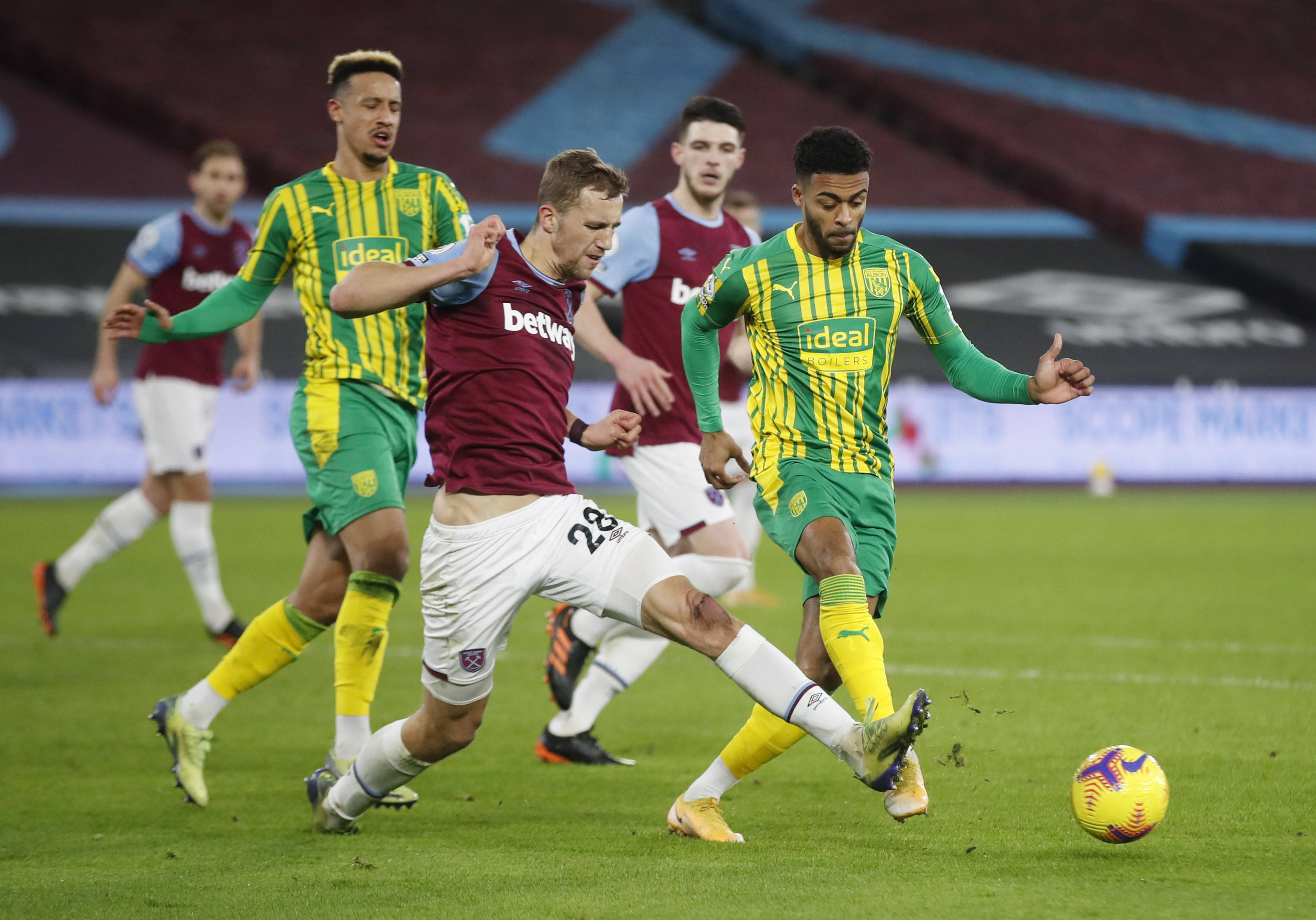 能够帮助他 能够帮助他